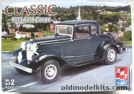 AMT 1/25 1932 Ford Coupe Classic - 3 In 1 Kit - Drag / Street / Stock, 38280 plastic model kit